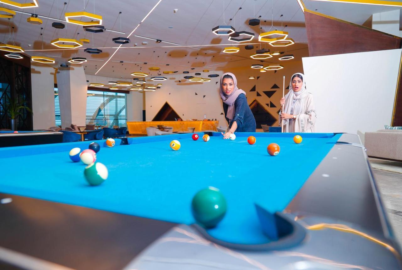 Bay La Sun Hotel And Marina - Emaar King Abdullah Economic City Екстериор снимка The pool table at the lounge