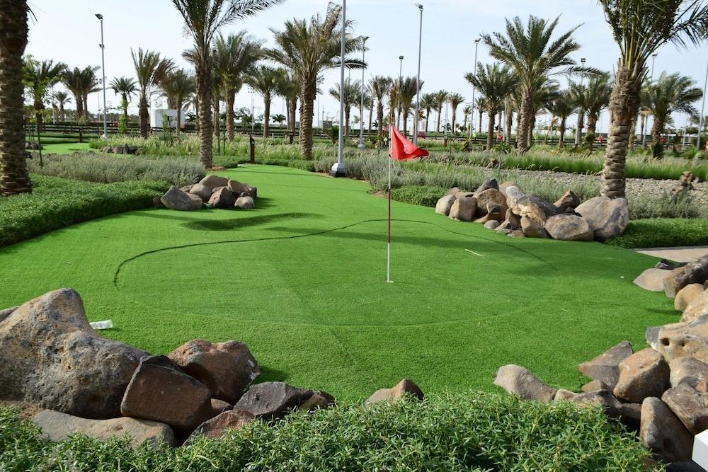 Bay La Sun Hotel And Marina - Emaar King Abdullah Economic City Екстериор снимка Golf course at Al Forsan National Club