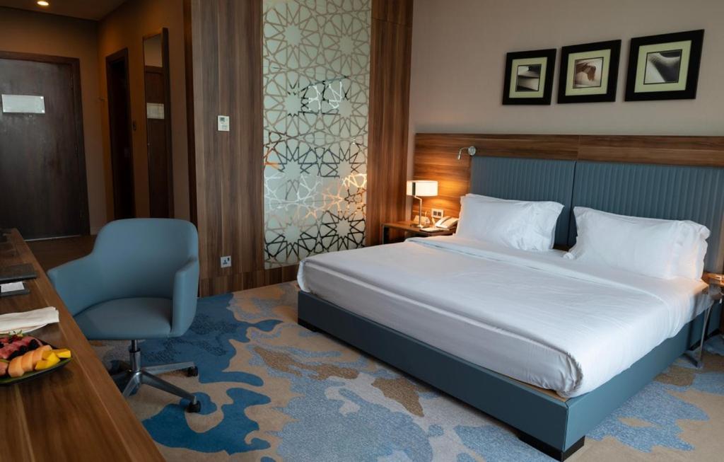 Bay La Sun Hotel And Marina - Emaar King Abdullah Economic City Екстериор снимка A room at the hotel