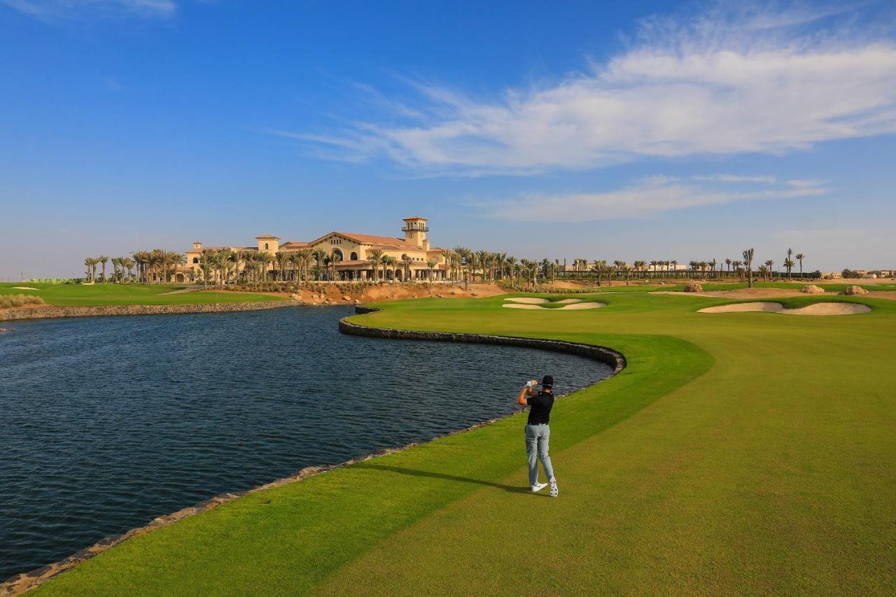 Bay La Sun Hotel And Marina - Emaar King Abdullah Economic City Екстериор снимка Golf course at the Emirates Golf Club